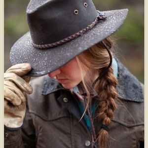 Outback Grizzly Oilskin Hat